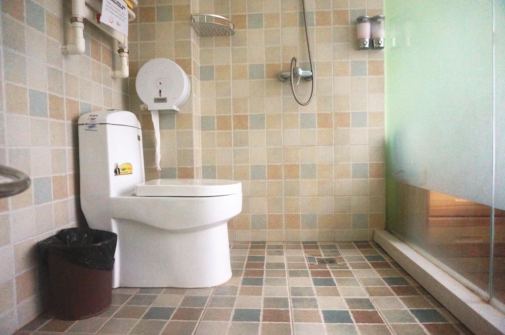 Dalian Buzz Light Year Youth Hostel Extérieur photo