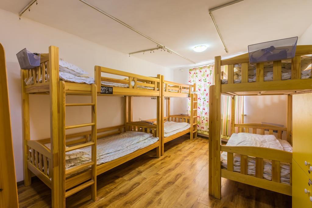 Dalian Buzz Light Year Youth Hostel Extérieur photo