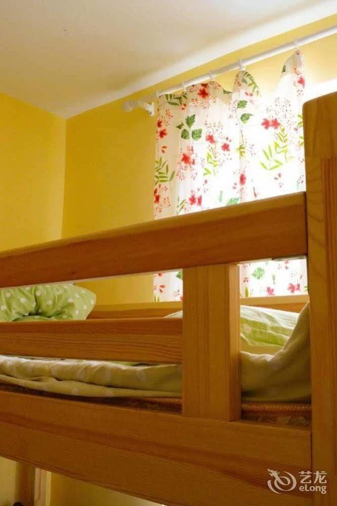 Dalian Buzz Light Year Youth Hostel Extérieur photo